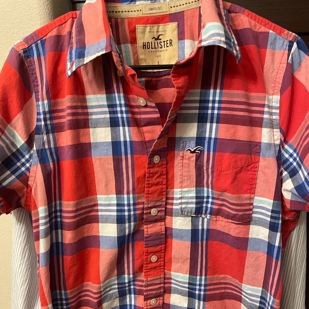 Men’s Hollister button up